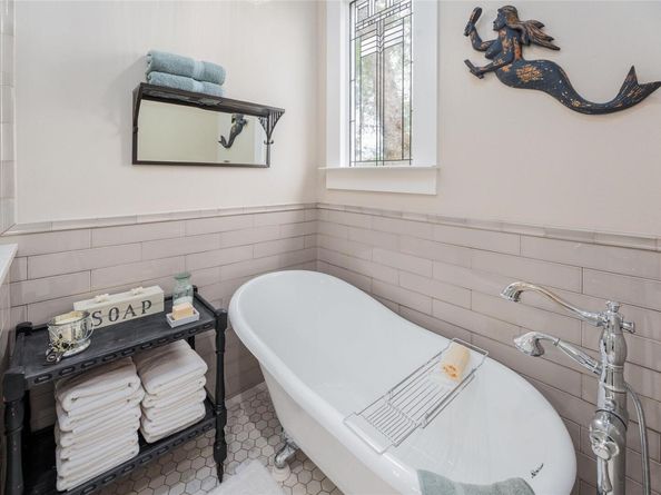 403 E 4th ST S, Georgetown TX 78626