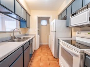 501 W 26th ST 323, Austin TX 78705