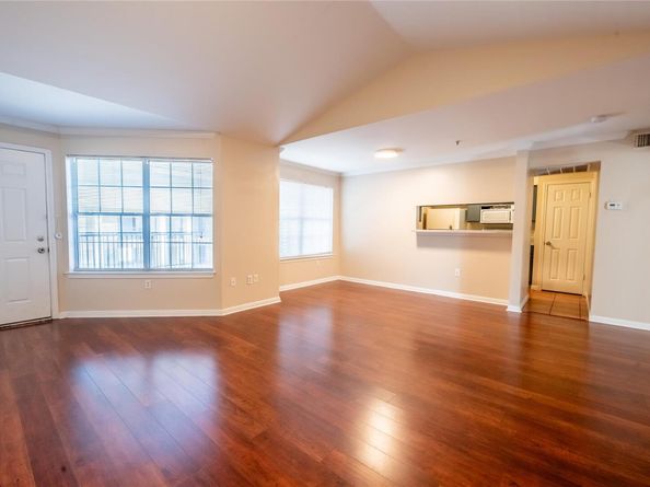 501 W 26th ST 323, Austin TX 78705