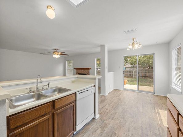1906 Woodland DR, Cedar Park TX 78613