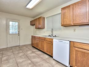 517 Luther DR, Georgetown TX 78628