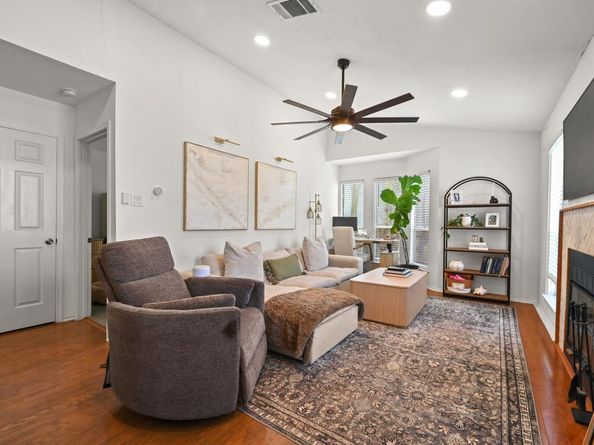 2520 Quarry RD 304, Austin TX 78703