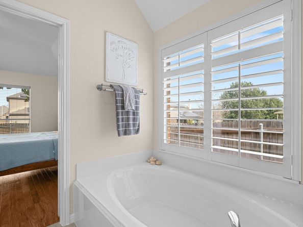 611 Westbury LN, Georgetown TX 78633