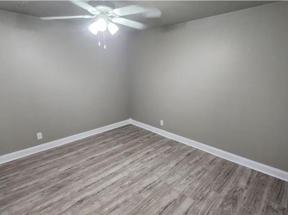 1304 Summit ST 206, Austin TX 78741