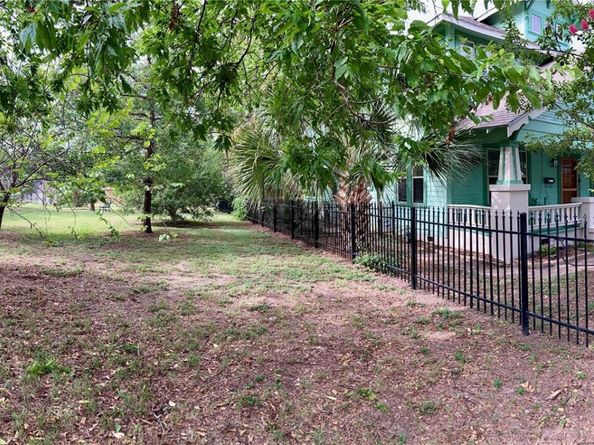 903 E 14th ST, Austin TX 78702