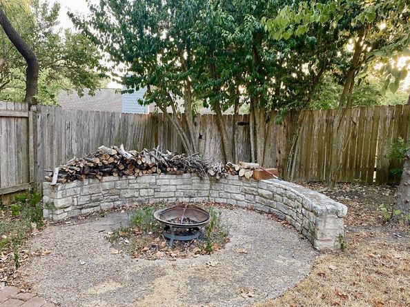 7302 Shadywood DR, Austin TX 78745