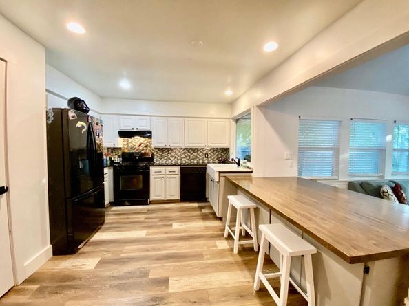 7302 Shadywood DR, Austin TX 78745