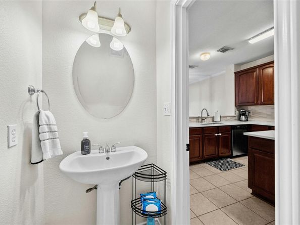 1101 E Parmer LN 305, Austin TX 78753