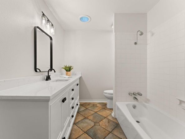 9109 Balcones Club DR, Austin TX 78750