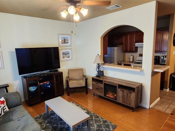 1110 Juniper ST, Austin TX 78702