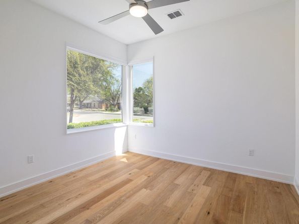 3201 Sunny LN, Austin TX 78731