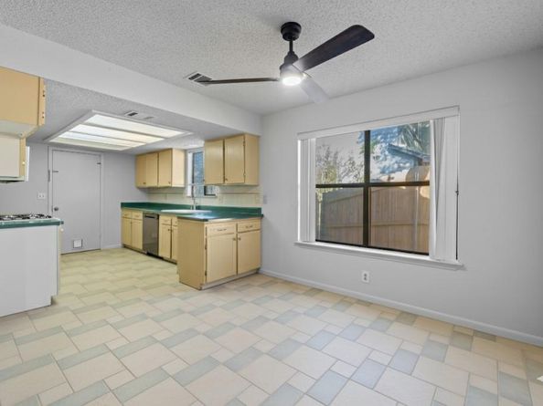 3904 Burr Oak LN, Austin TX 78727