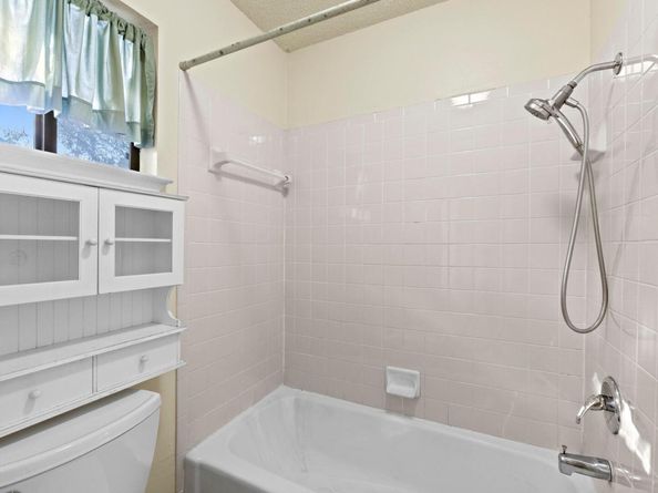 3904 Burr Oak LN, Austin TX 78727