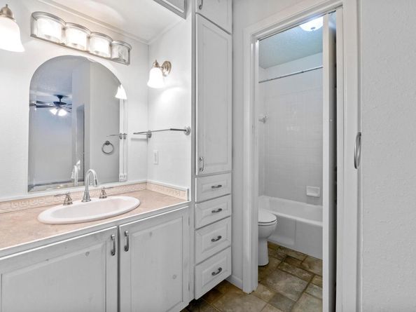 3904 Burr Oak LN, Austin TX 78727