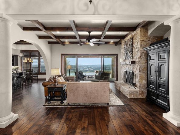 908 Watercliffe DR, Lago Vista TX 78645