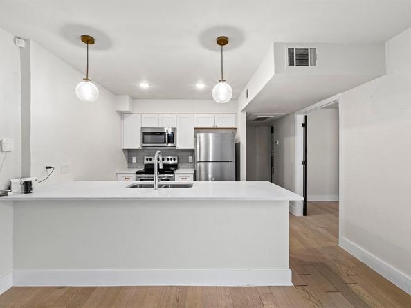 909 Reinli ST 101, Austin TX 78751