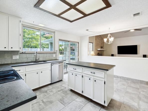 9902 Marseilles DR, Austin TX 78750