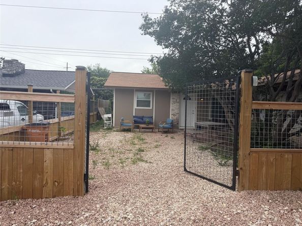 5600 Ponciana DR, Austin TX 78744