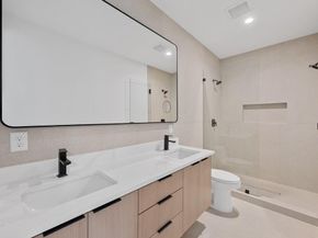 1409 Valleyridge DR A, Austin TX 78704