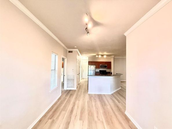 6804 N Capital Of Texas Highway 812, Austin TX 78731