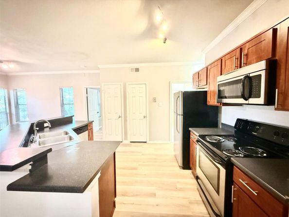 6804 N Capital Of Texas Highway 812, Austin TX 78731