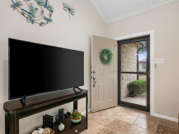 6801 Beckett RD 135L, Austin TX 78749