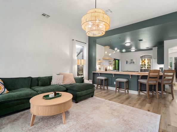 7713 Black Mountain DR, Austin TX 78736