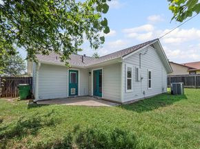 1002 Cresswell DR, Pflugerville TX 78660