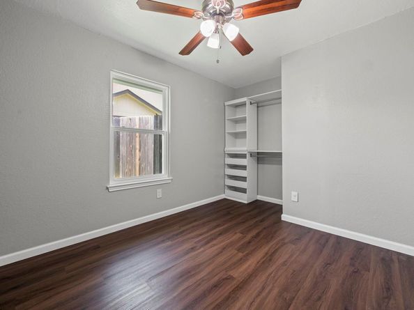 1002 Cresswell DR, Pflugerville TX 78660