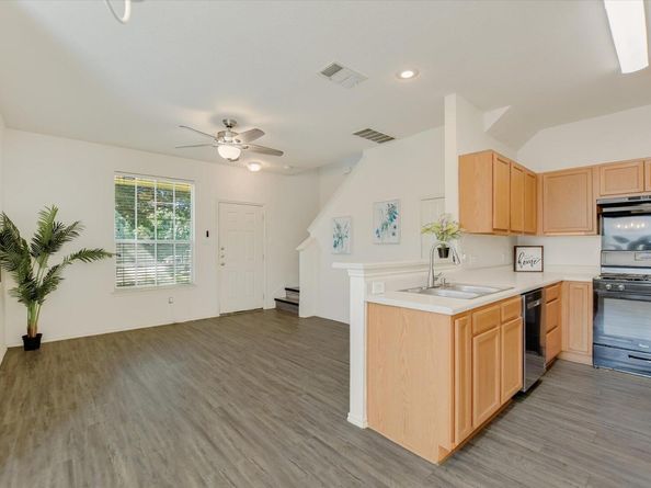 809 Sebastian BND B, Pflugerville TX 78660