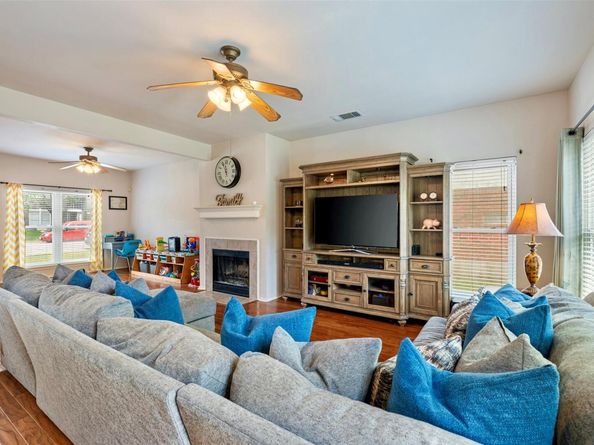 17121 Bishopsgate DR, Pflugerville TX 78660