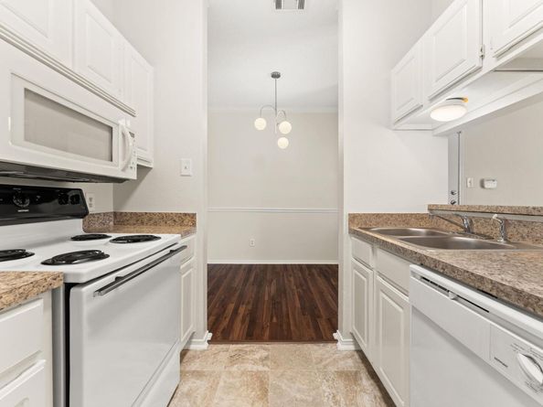 12166 Metric BLVD 2003, Austin TX 78758