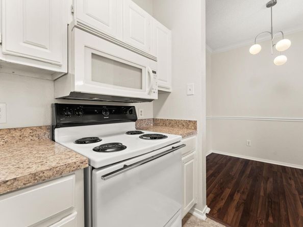 12166 Metric BLVD 2003, Austin TX 78758