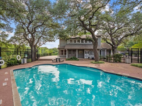 12166 Metric BLVD 2003, Austin TX 78758