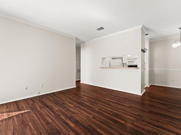 12166 Metric BLVD 2003, Austin TX 78758