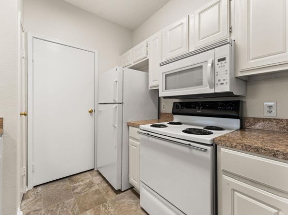 12166 Metric BLVD 2003, Austin TX 78758