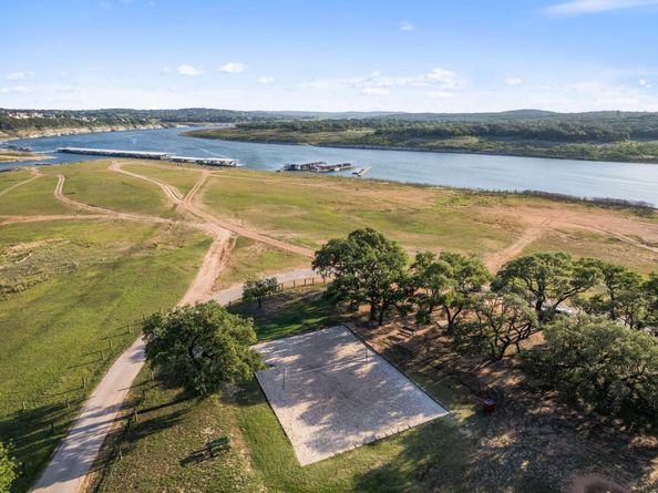 20704 Leaning Oak DR, Lago Vista TX 78645