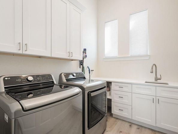 20704 Leaning Oak DR, Lago Vista TX 78645