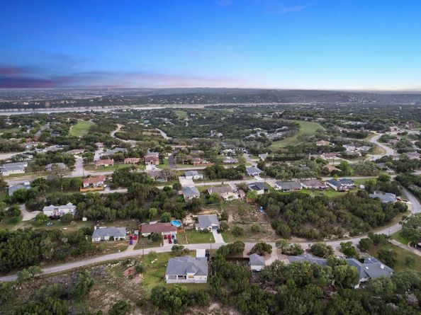 20704 Leaning Oak DR, Lago Vista TX 78645