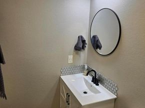 2600 Penny LN 207, Austin TX 78757