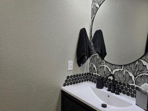 2600 Penny LN 207, Austin TX 78757