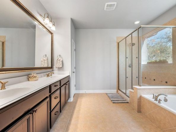 12116 Terraza CIR TH22, Austin TX 78726