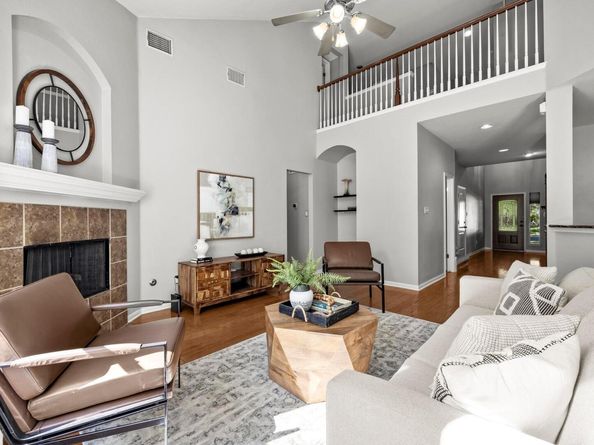 426 Valona LOOP, Round Rock TX 78681