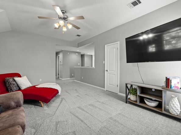 426 Valona LOOP, Round Rock TX 78681