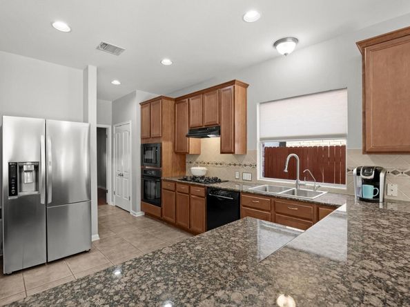 426 Valona LOOP, Round Rock TX 78681