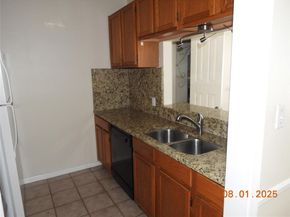 2300 Leon ST 202, Austin TX 78705