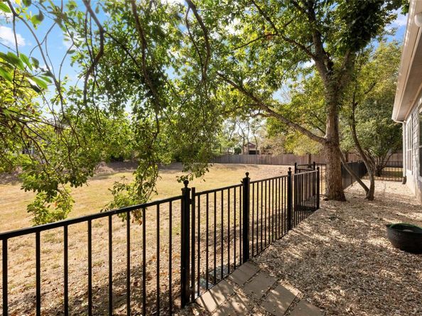 6704 Menchaca RD 29, Austin TX 78745