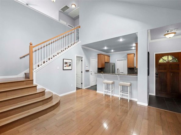 6704 Menchaca RD 29, Austin TX 78745