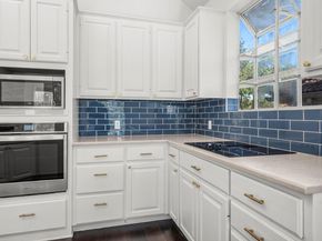 7 Tourney CV, The Hills TX 78738