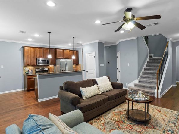13400 Briarwick DR 1404, Austin TX 78729